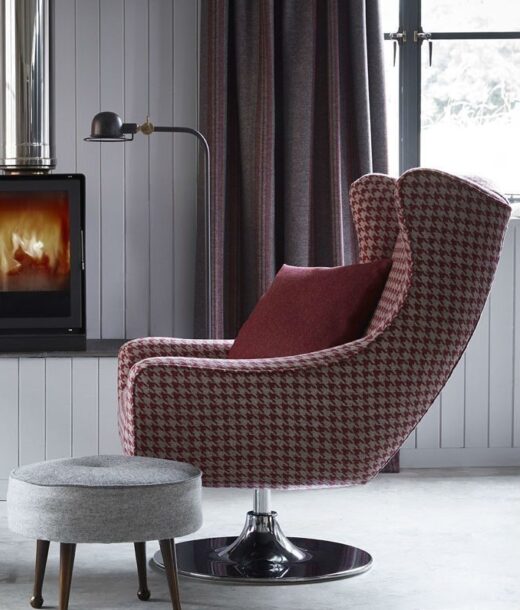 Space swivel wing chair